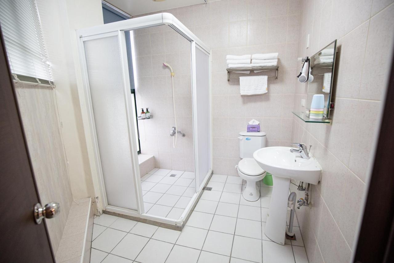 Jia-Jia Business Hotel 뤄동 외부 사진