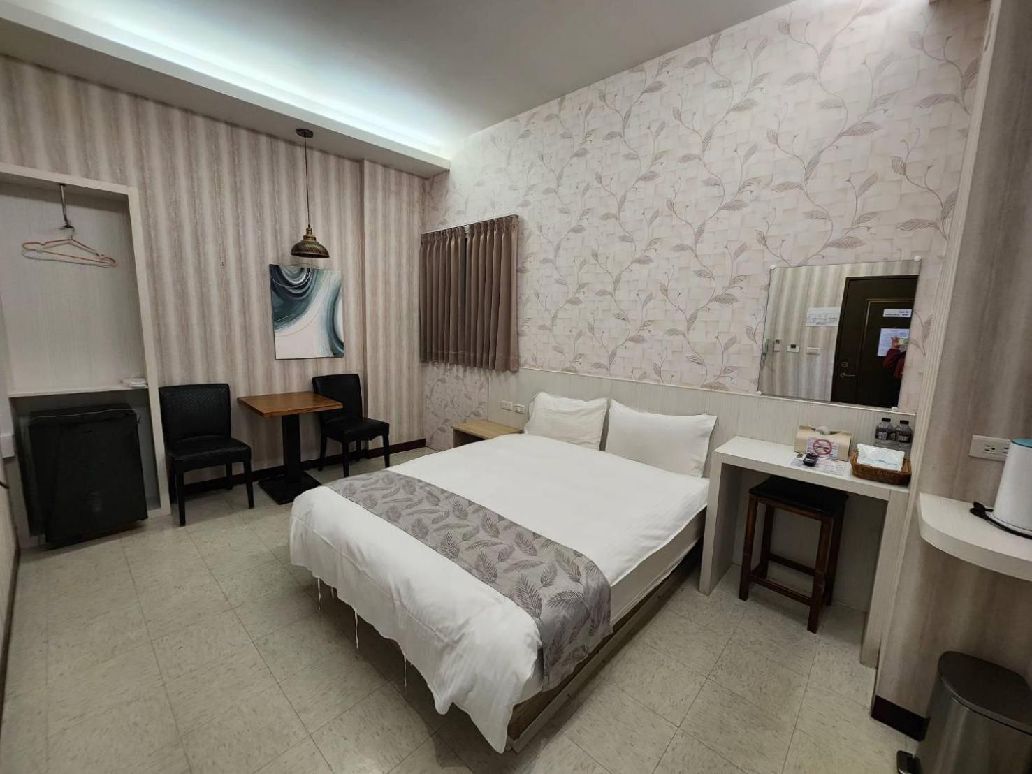 Jia-Jia Business Hotel 뤄동 외부 사진