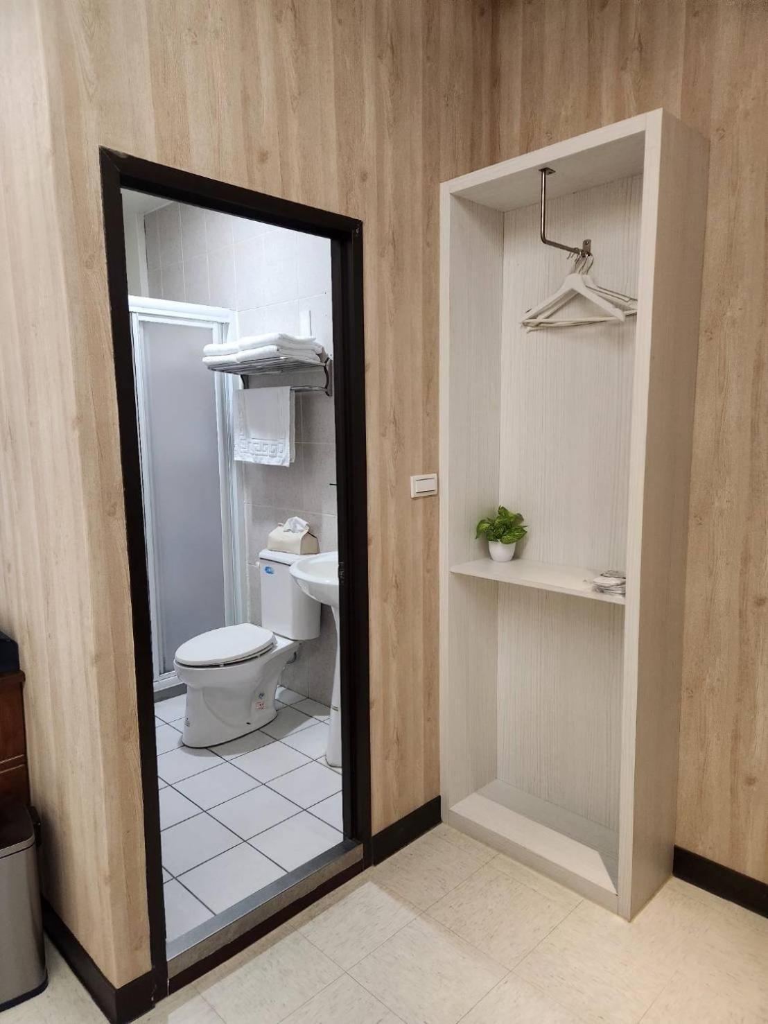 Jia-Jia Business Hotel 뤄동 외부 사진