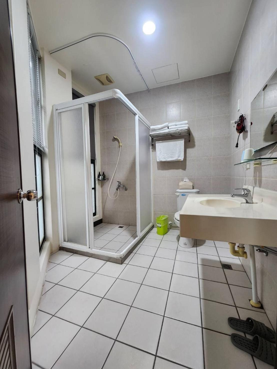 Jia-Jia Business Hotel 뤄동 외부 사진